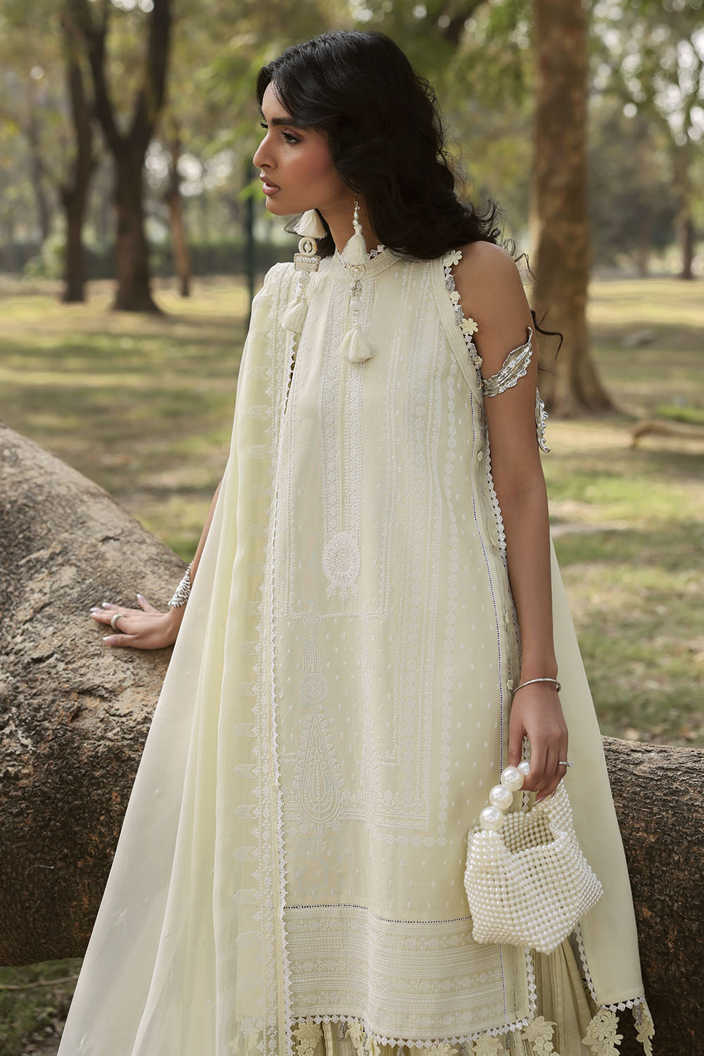 Gul Ahmed | Luxury Lawn 26 | KD-62005