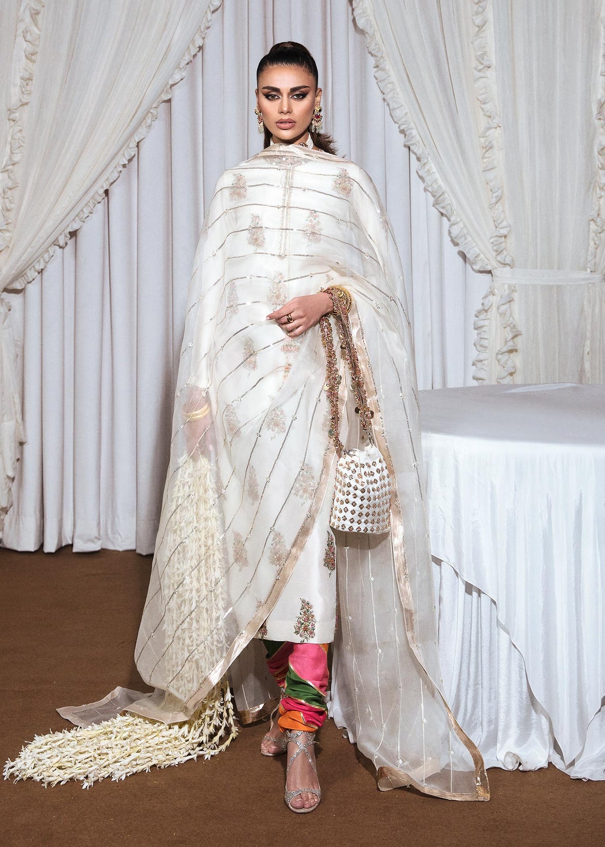 Hussain Rehar | Basic Not Basic |  Blanc