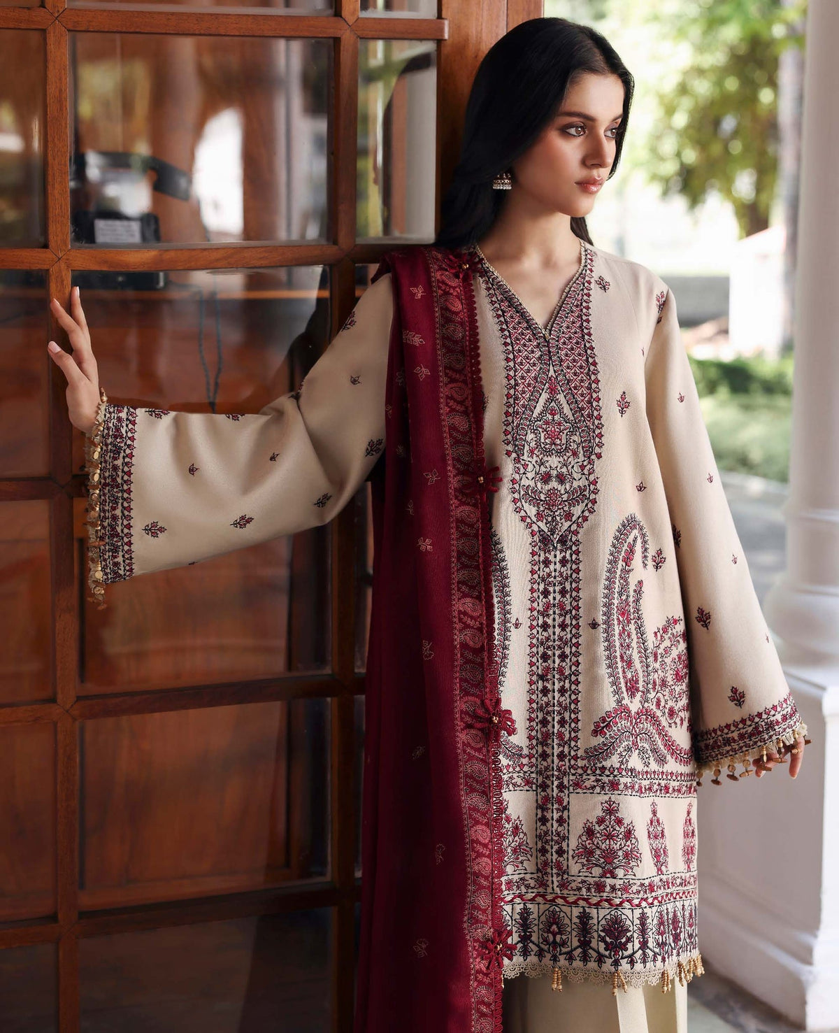 Republic Womenswear | Amaris Luxury Shawl 25 | Liora