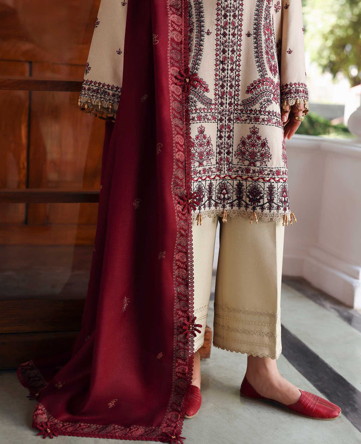 Republic Womenswear | Amaris Luxury Shawl 25 | Liora