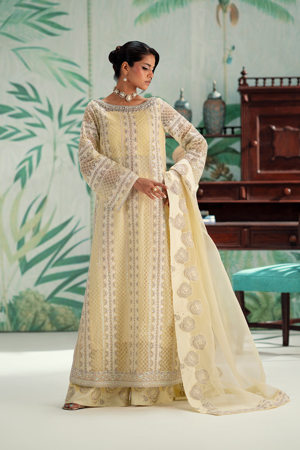 Maryum N Maria | Mushal Formals | YVONNE. - MSU5549