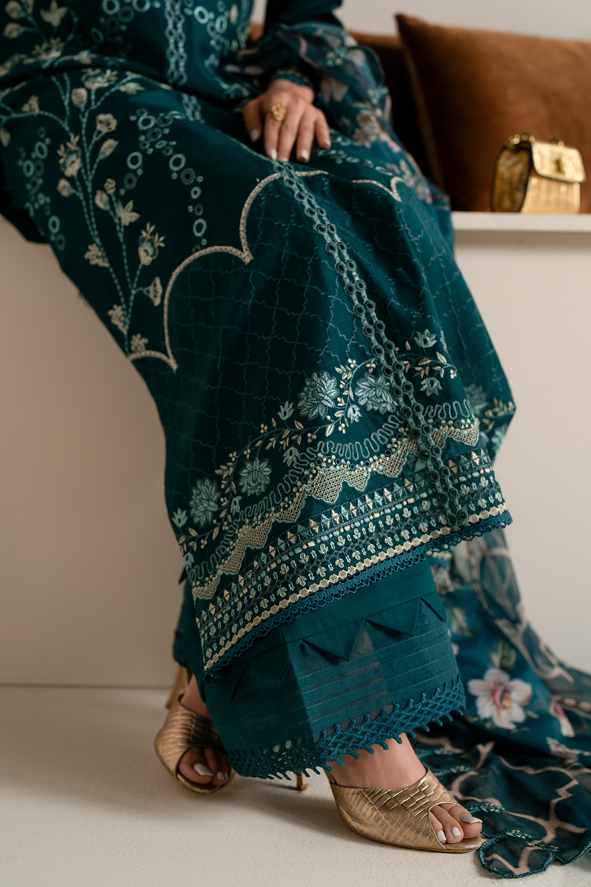 Azzal | Summer Lawn 26 l Mehr