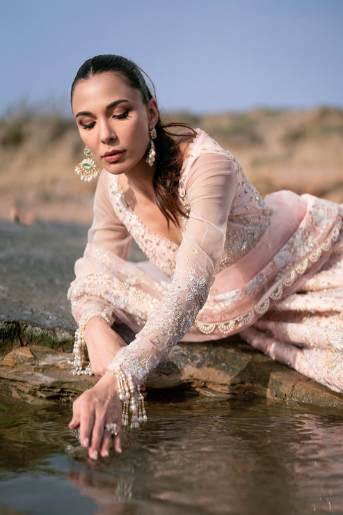 Emaan Adeel | Kamari Reveuse Wedding Formals | AMOUR