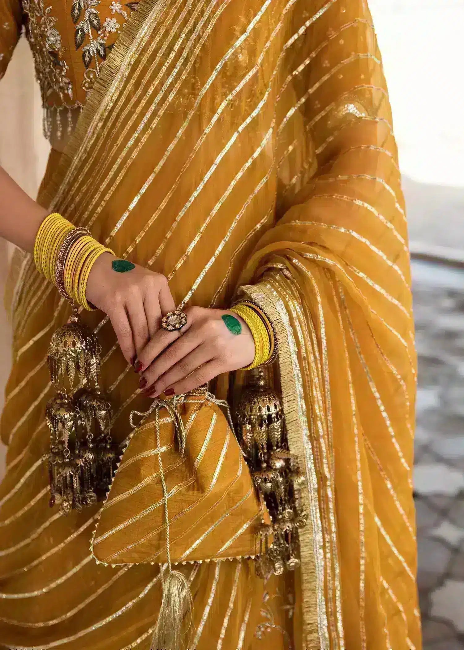 Mahum Asad | Gul Posh Luxury Formals ’23 | Nazneen