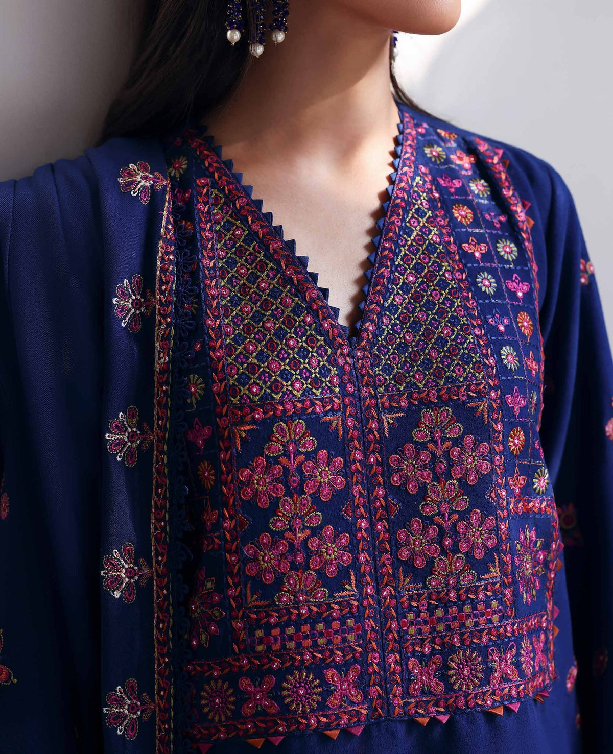 Republic Womenswear | Amaris Luxury Shawl 25 |Maris