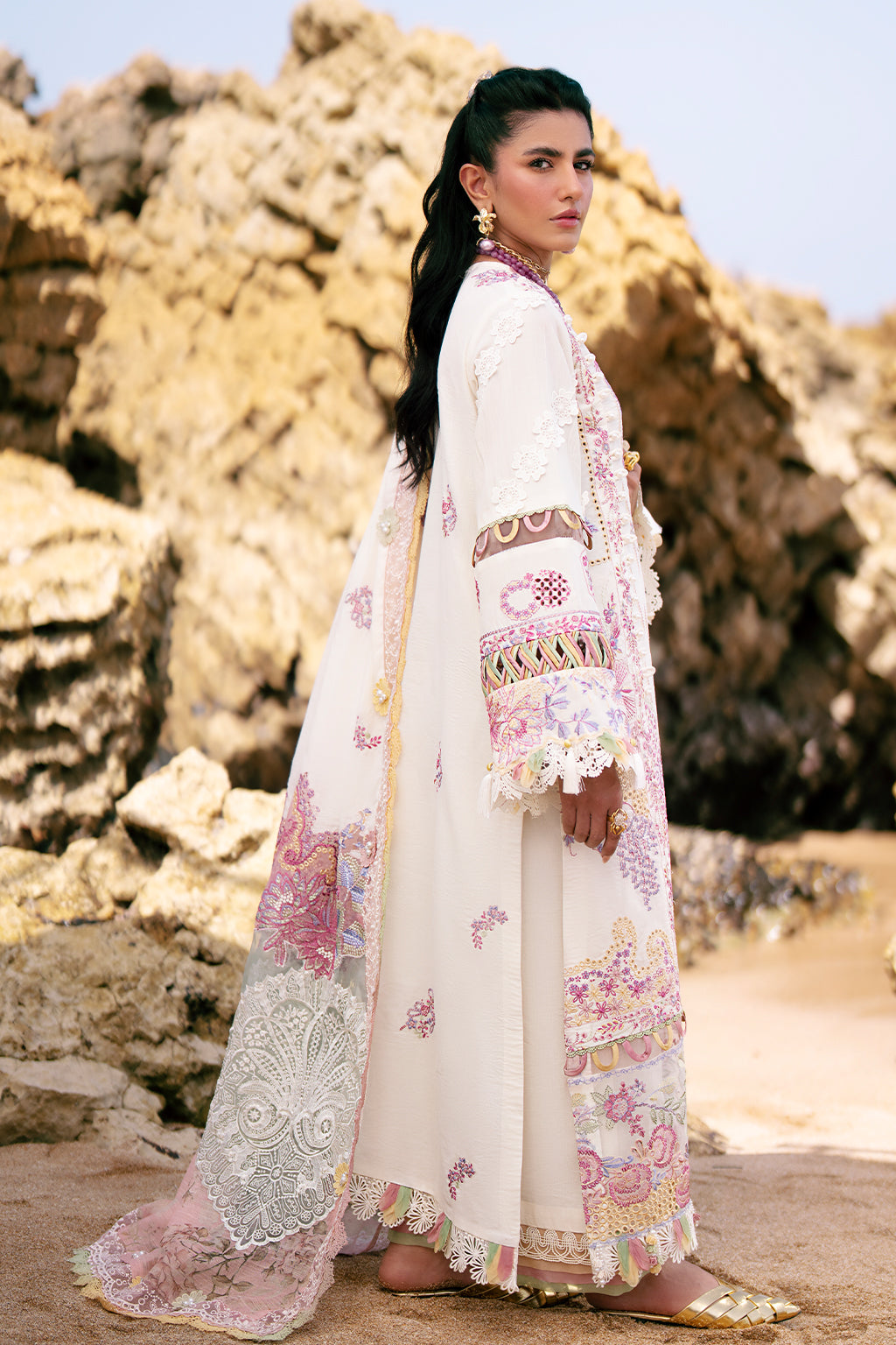 AJR Couture | Dastan Luxury Lawn 25 | Muse