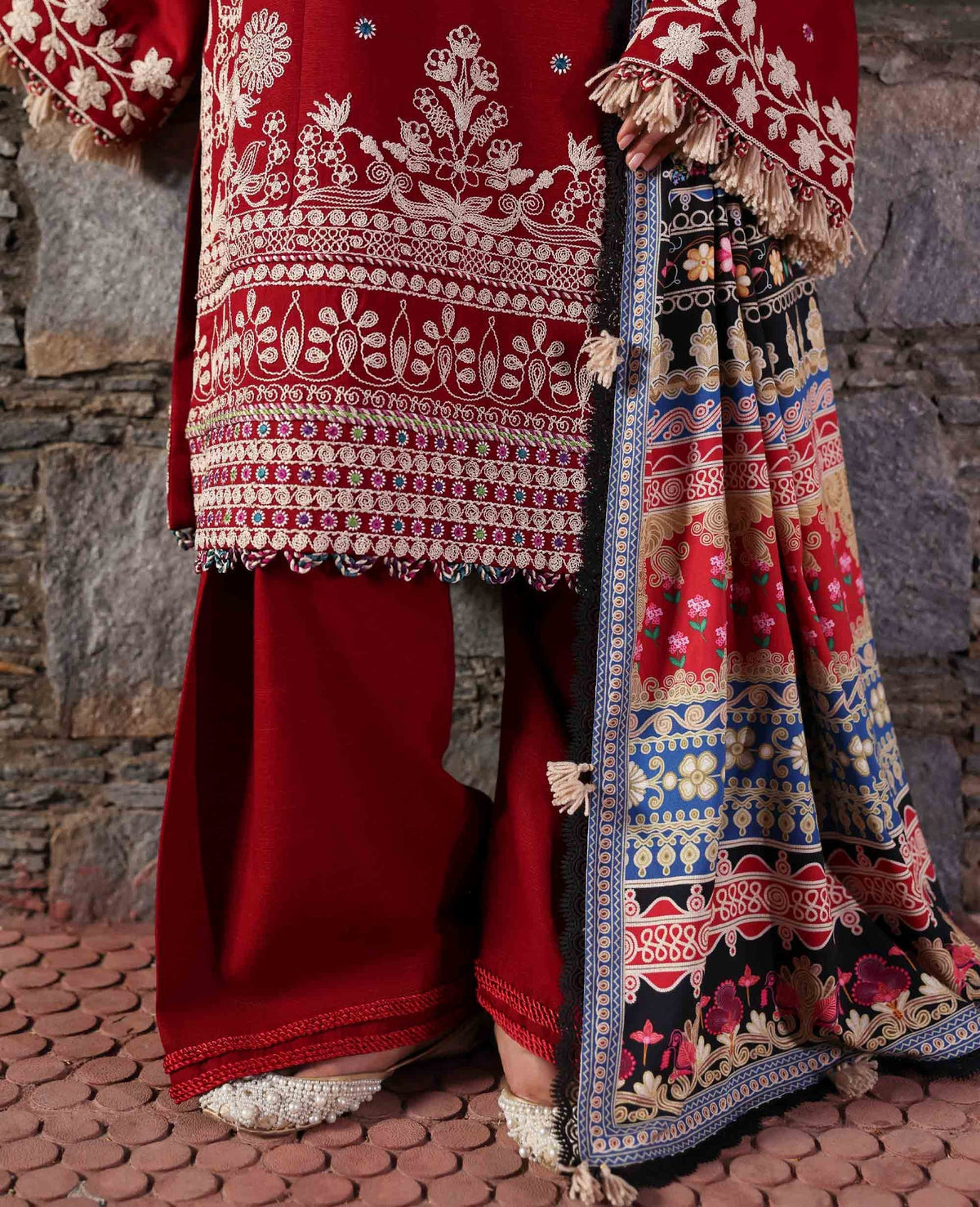 Republic Womenswear | Amaris Luxury Shawl 25 | Orlena