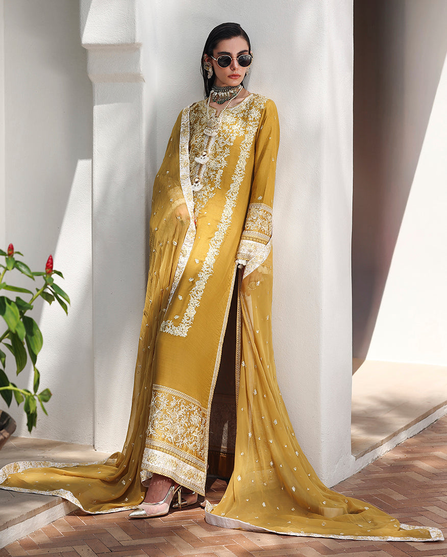 Mushq | Nuvera Rawsilk | Rosalie Crown
