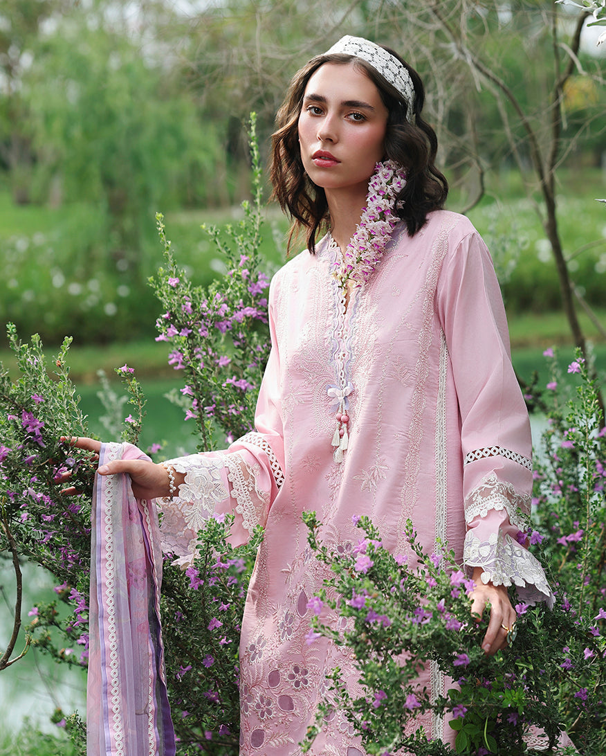 Mushq | The Secret Garden Lawn |Rosewood Secret