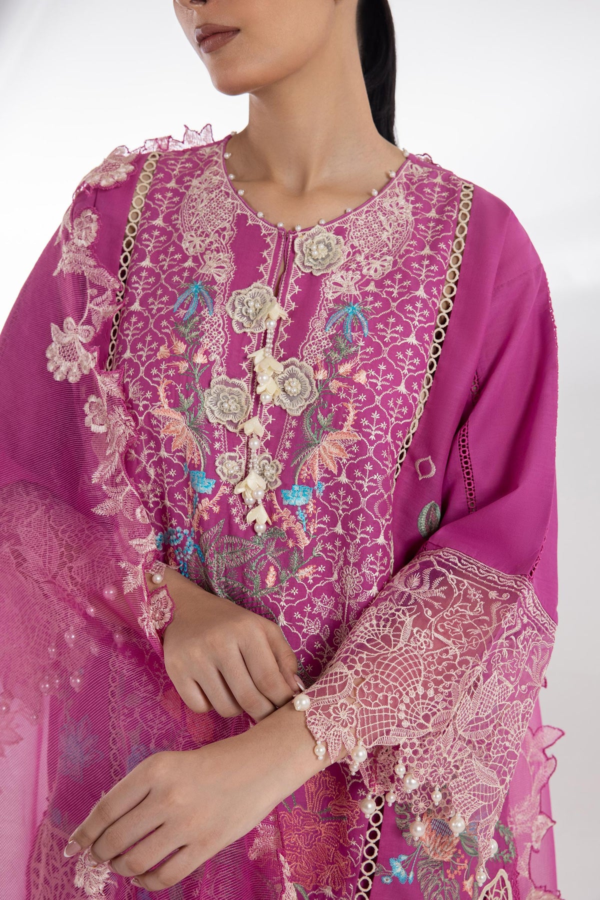 Sana Safinaz | Luxury Pret | Luxury Lawn Suit SC26LUX105AP3