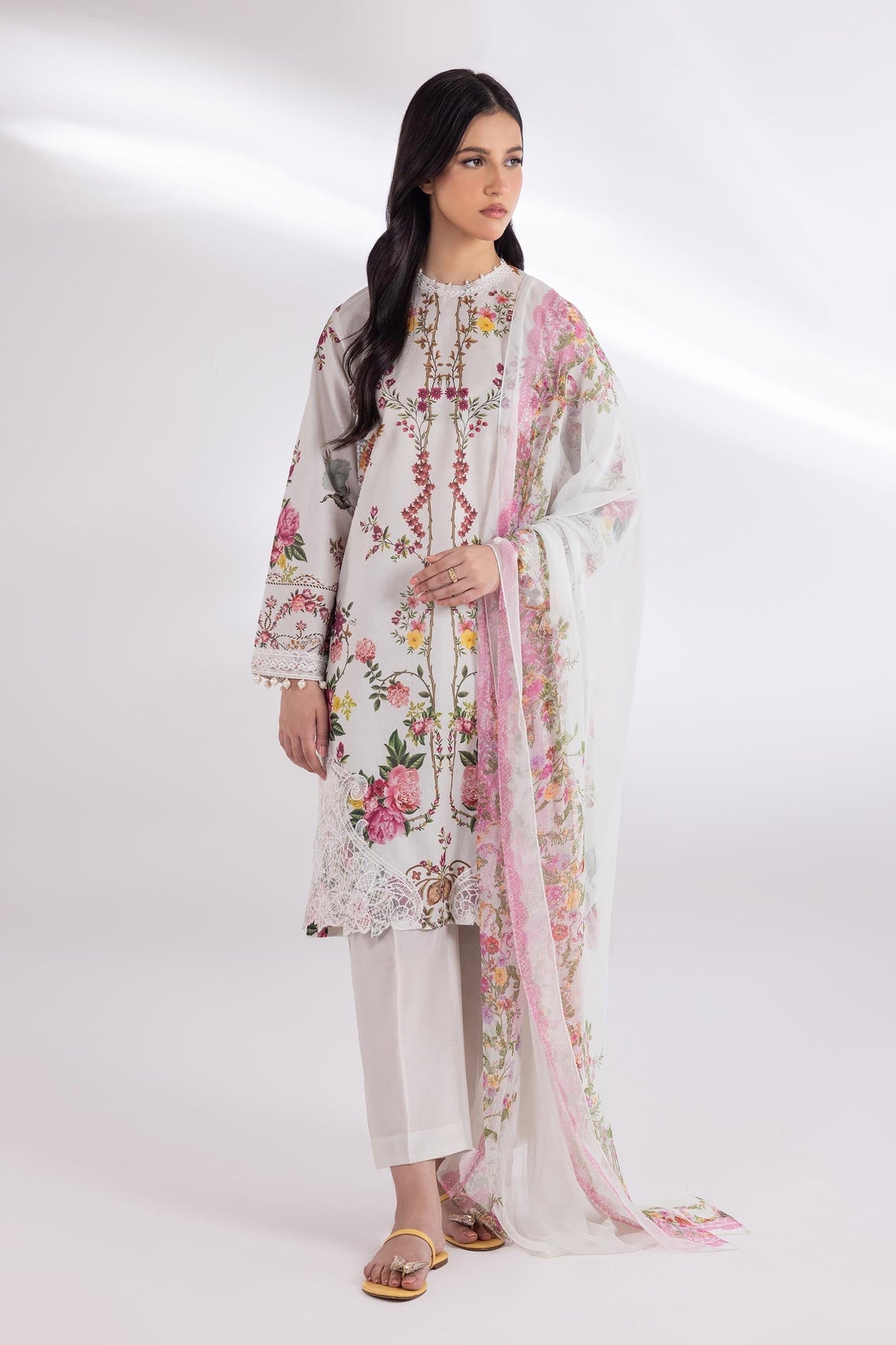 Sana Safinaz | Luxury Pret | Luxury Lawn Suit SC26MUZ126AP3
