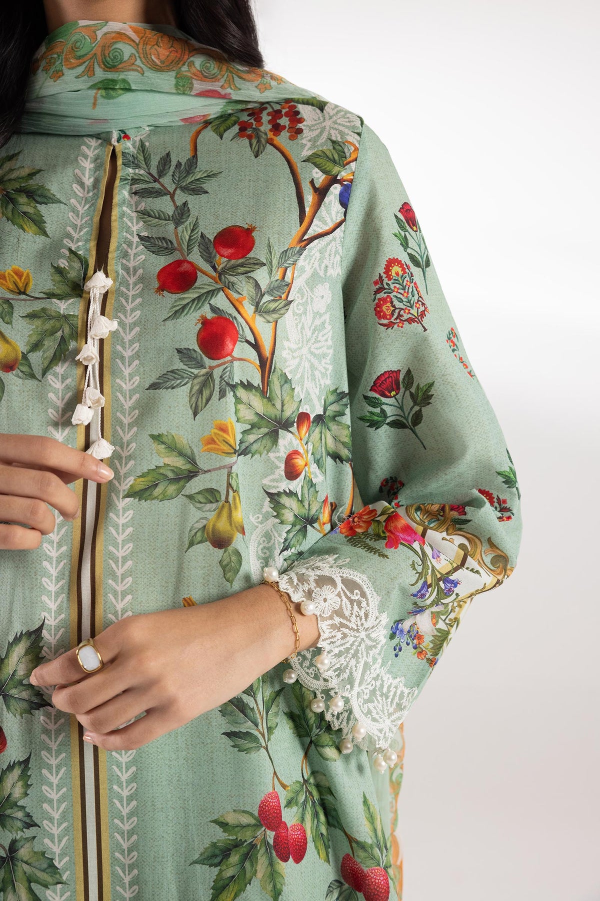 Sana Safinaz | Luxury Pret | Lawn Muzlin Suit SC26MUZ204BP3