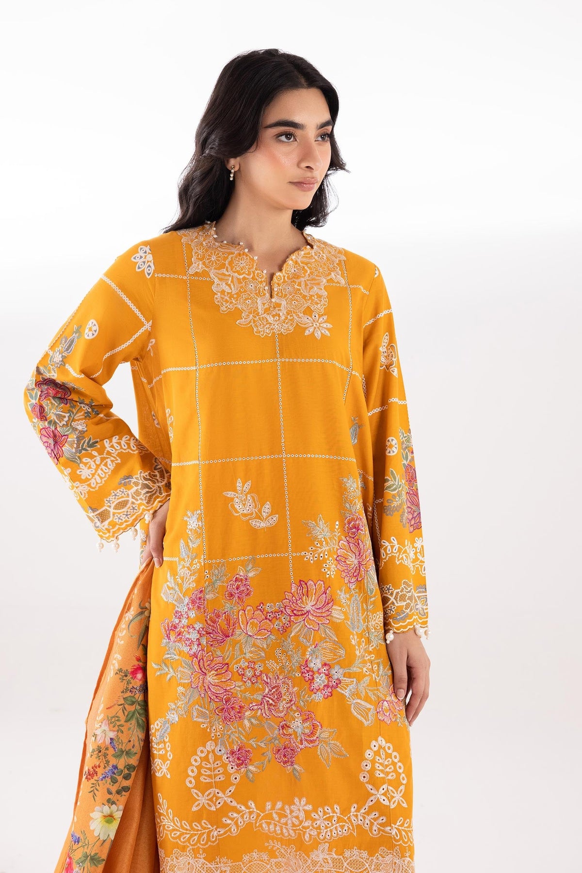 Sana Safinaz | Luxury Pret | Lawn Muzlin Suit SC26MUZ212BP3