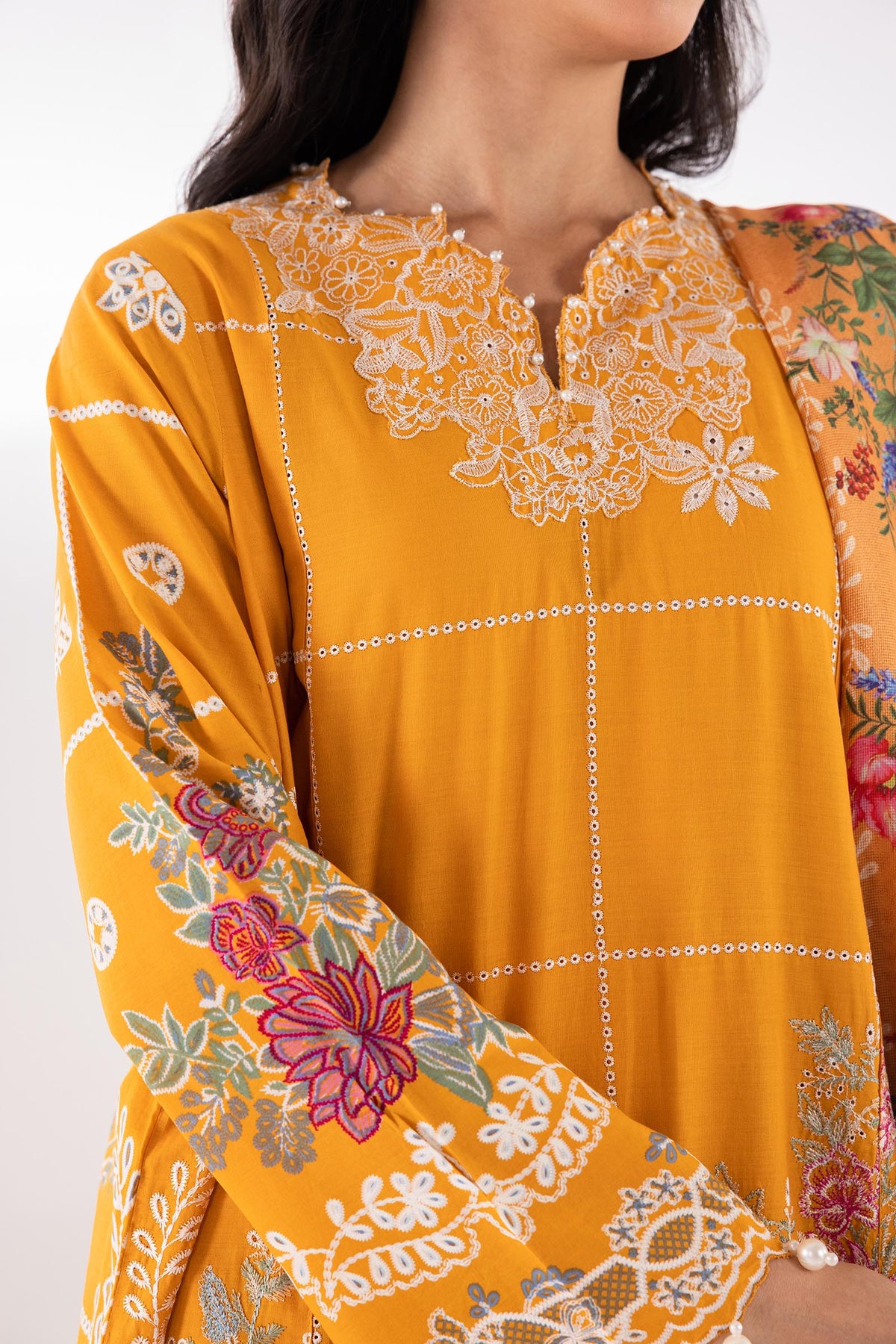 Sana Safinaz | Luxury Pret | Lawn Muzlin Suit SC26MUZ212BP3
