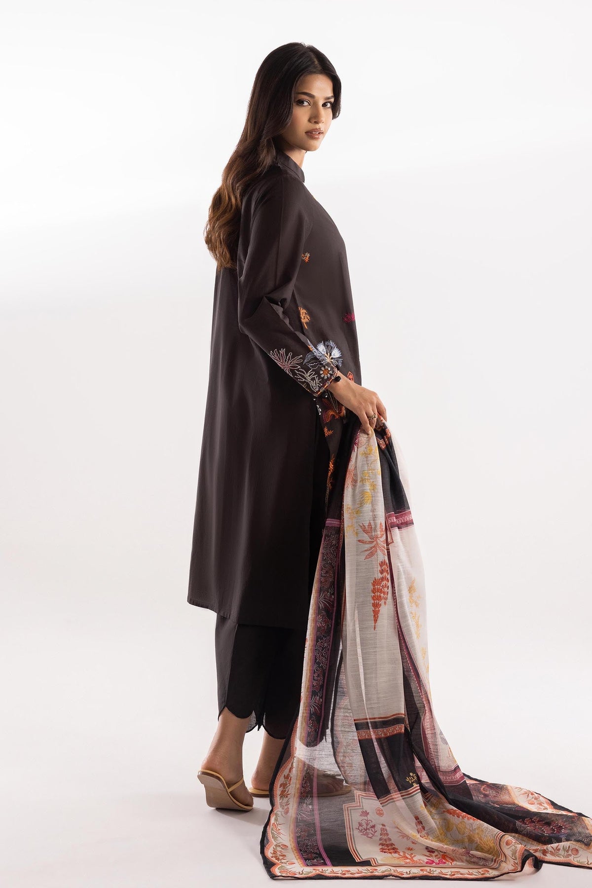 Sana Safinaz | Luxury Pret | Luxury Lawn Suit SC26MUZ220AP3