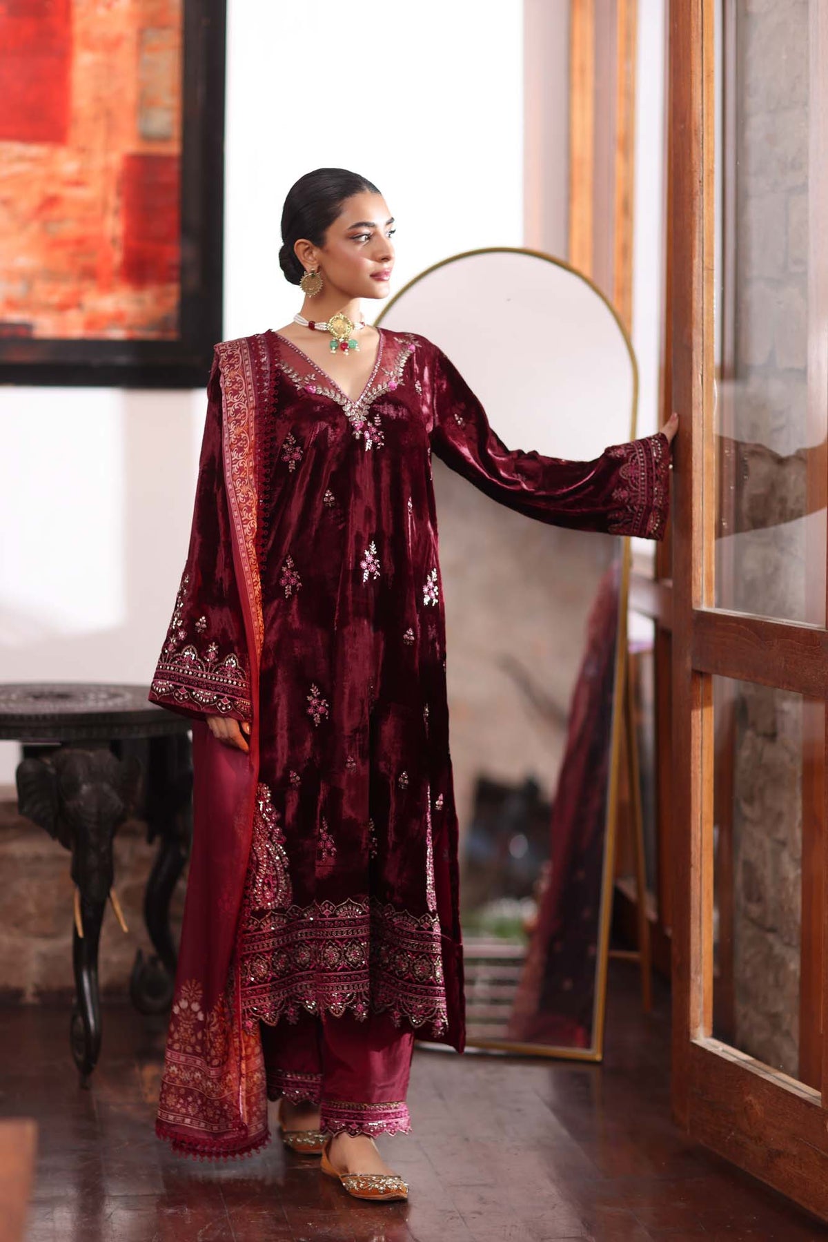 Noor by Saadia Asad | Suzaankari Winter 24 | D10