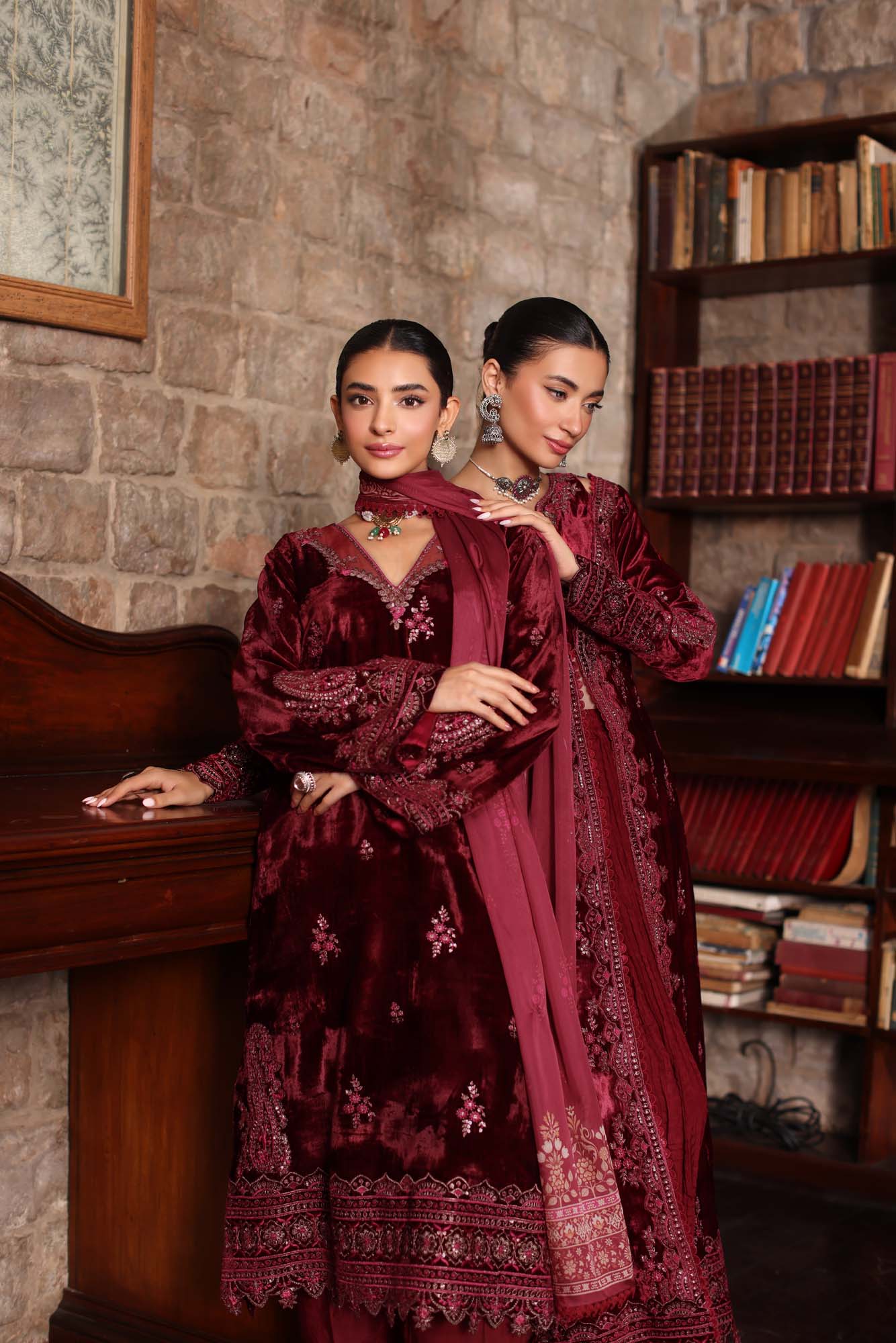 Noor by Saadia Asad | Suzaankari Winter 24 | D10