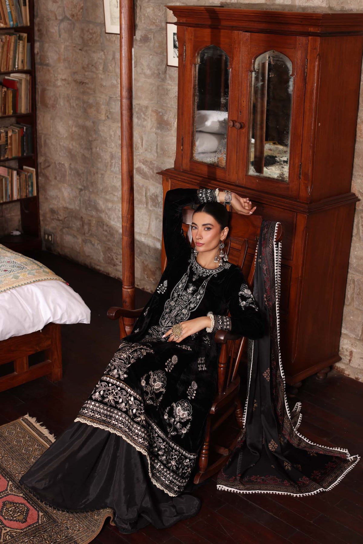 Noor by Saadia Asad | Suzaankari Winter 24 | D12