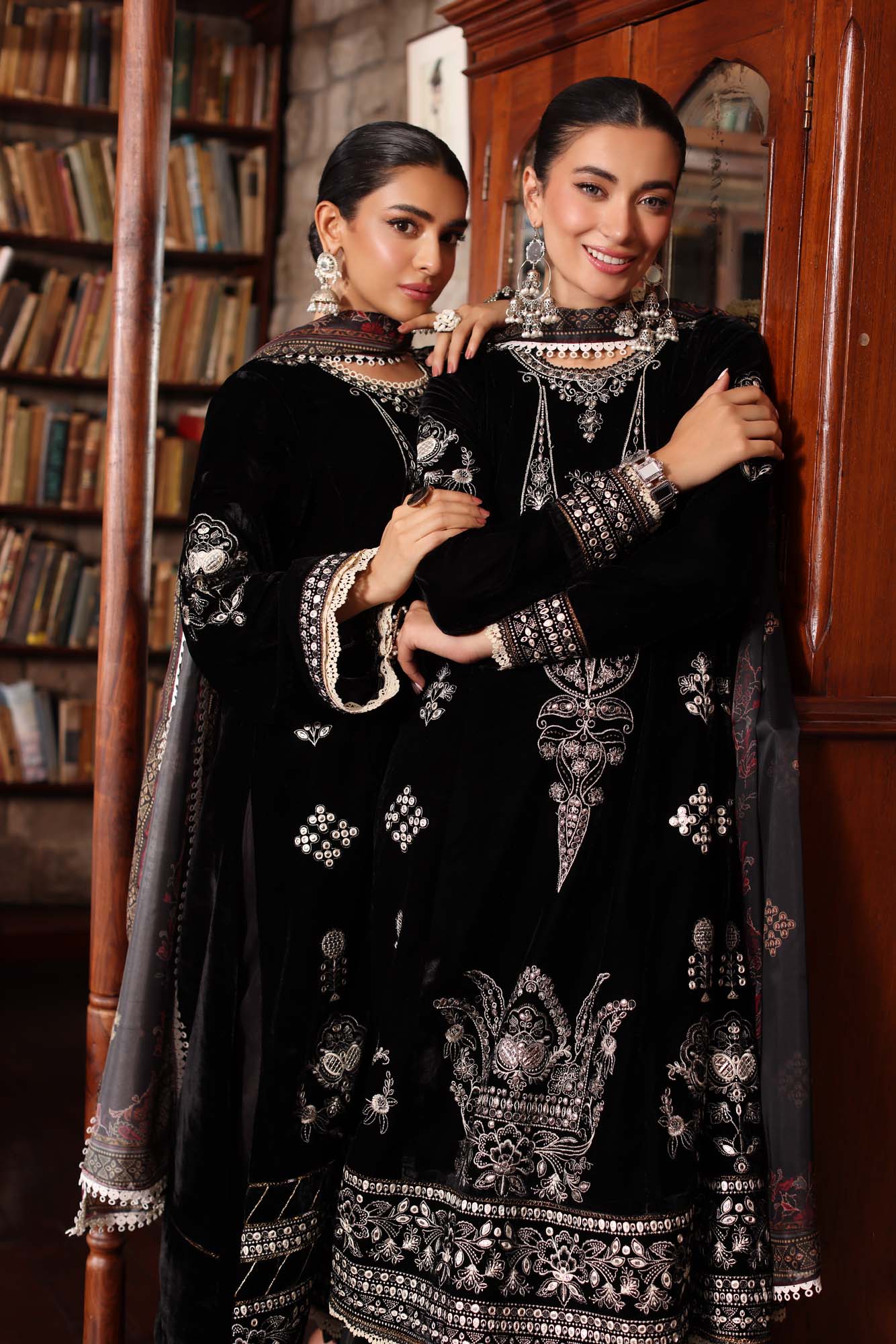 Noor by Saadia Asad | Suzaankari Winter 24 | D12