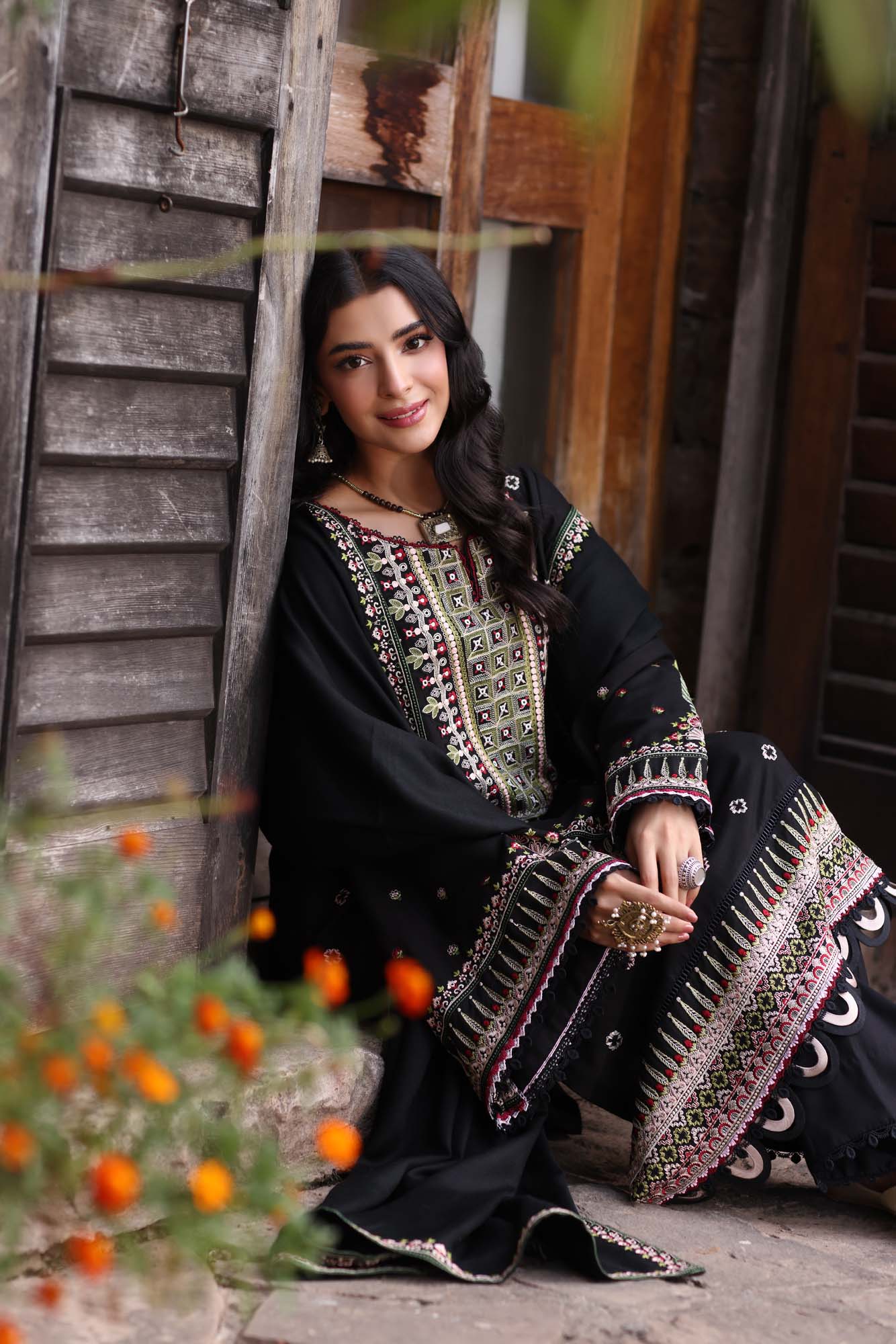 Noor by Saadia Asad | Suzaankari Winter 24 | D05