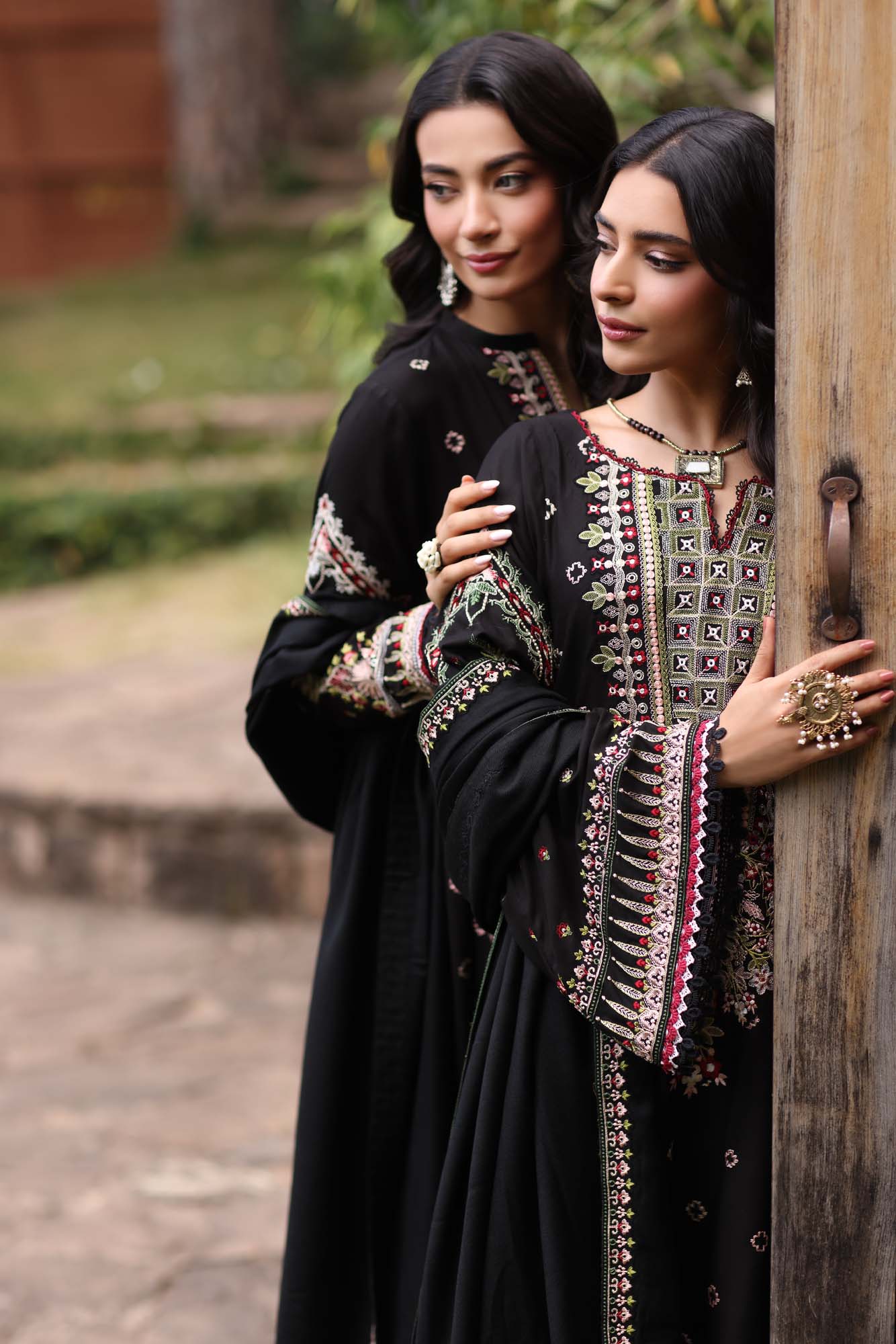Noor by Saadia Asad | Suzaankari Winter 24 | D05