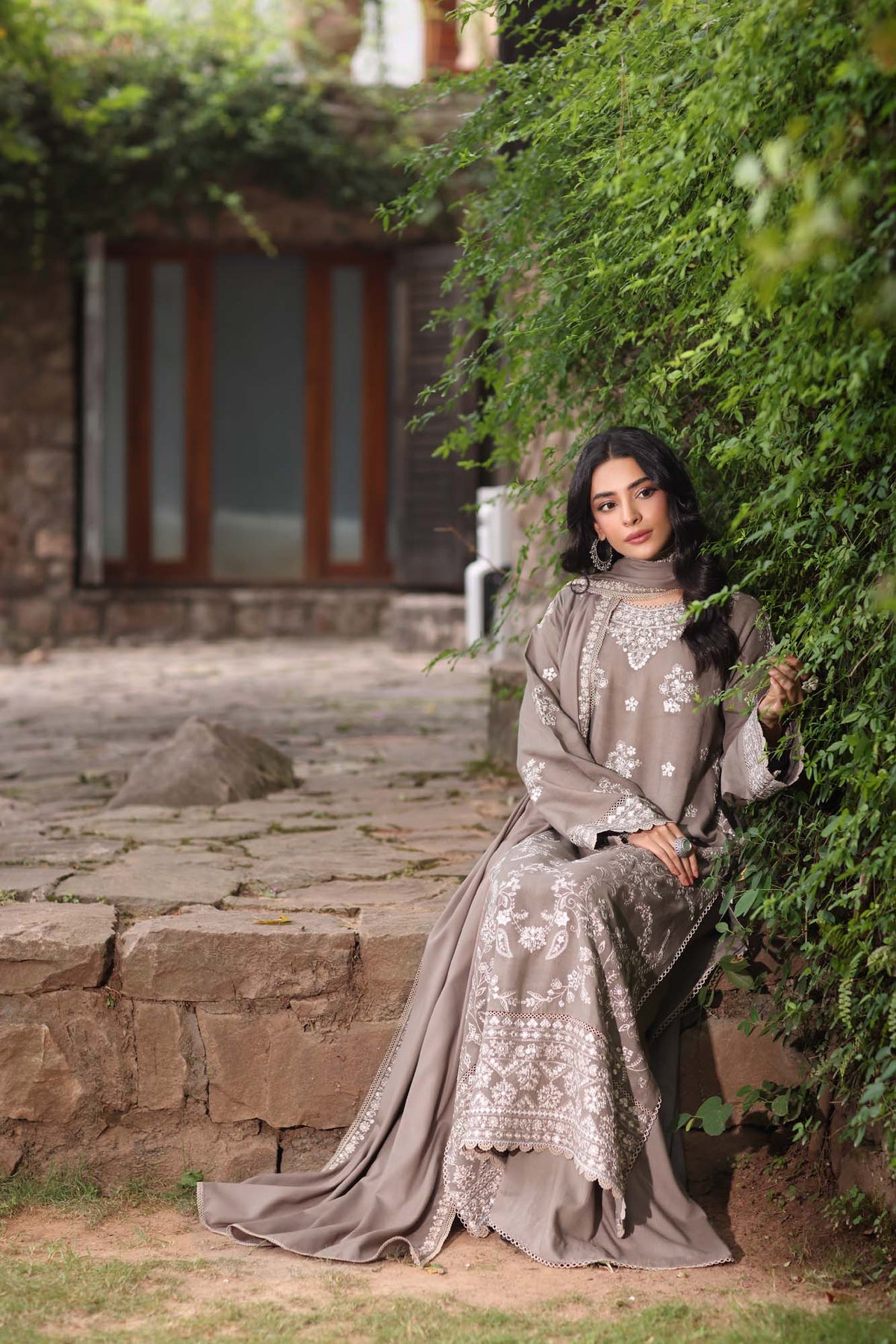 Noor by Saadia Asad | Suzaankari Winter 24 | D02