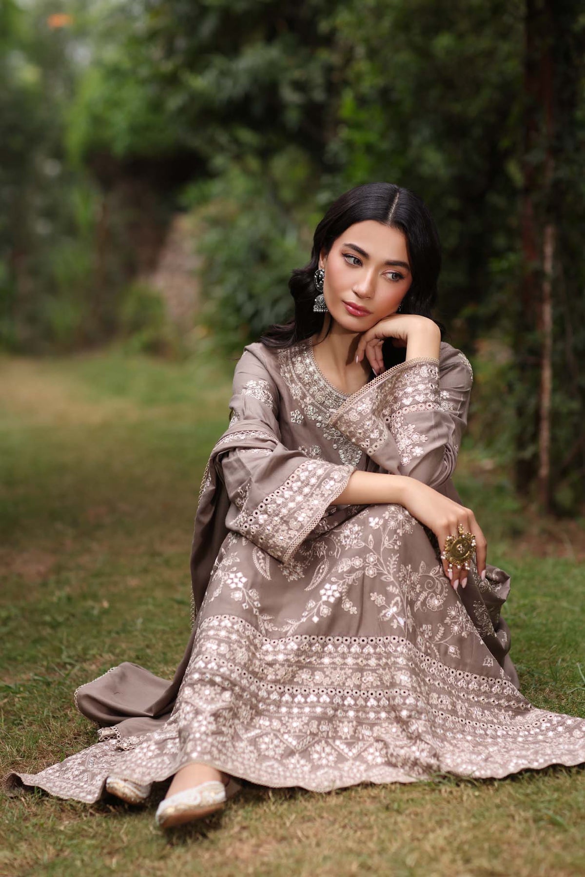 Noor by Saadia Asad | Suzaankari Winter 24 | D02