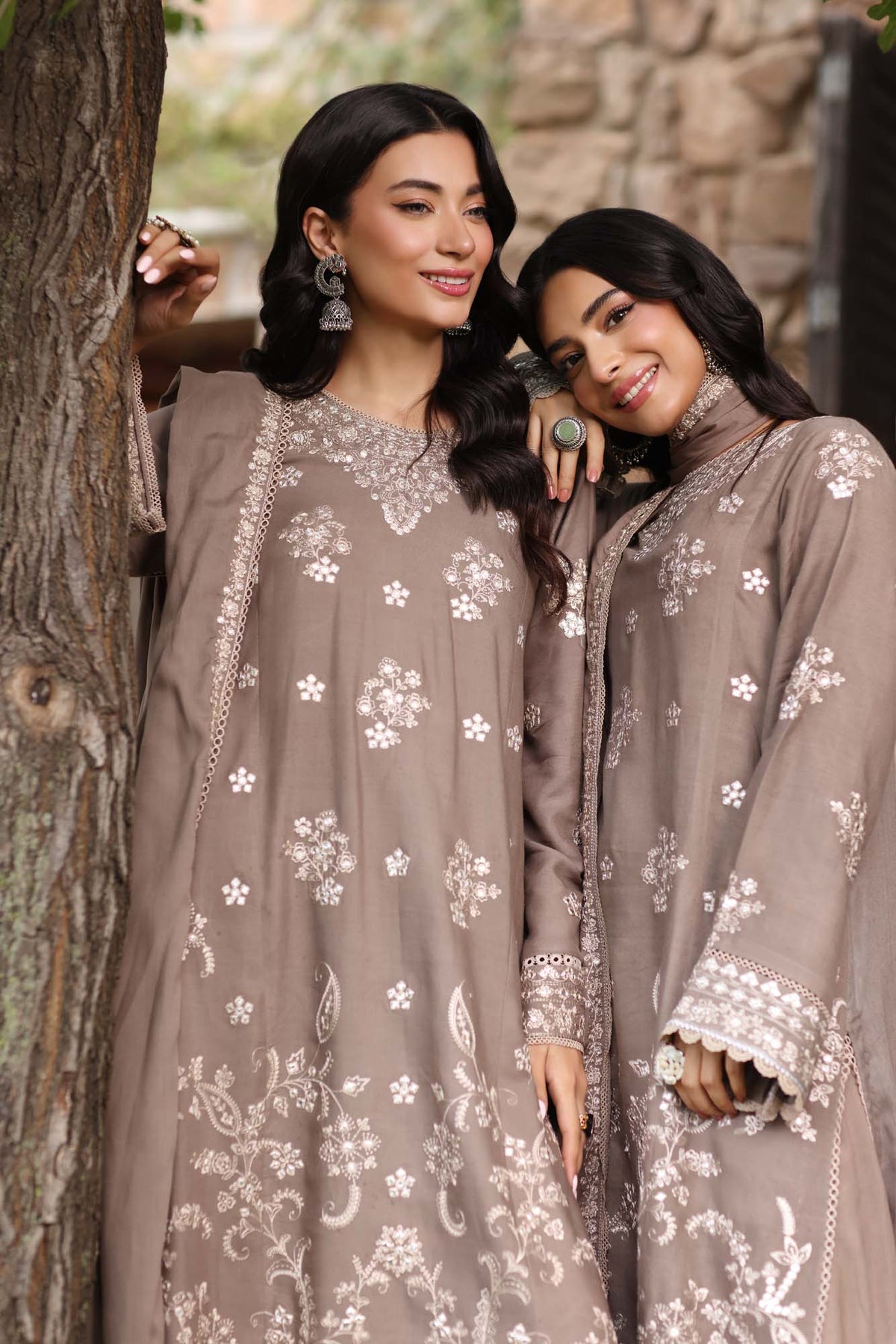 Noor by Saadia Asad | Suzaankari Winter 24 | D02