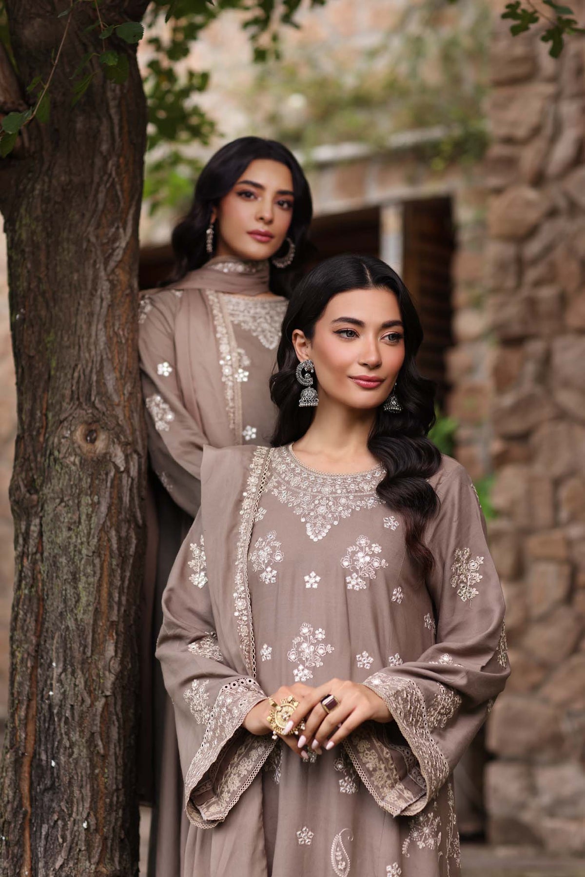 Noor by Saadia Asad | Suzaankari Winter 24 | D02