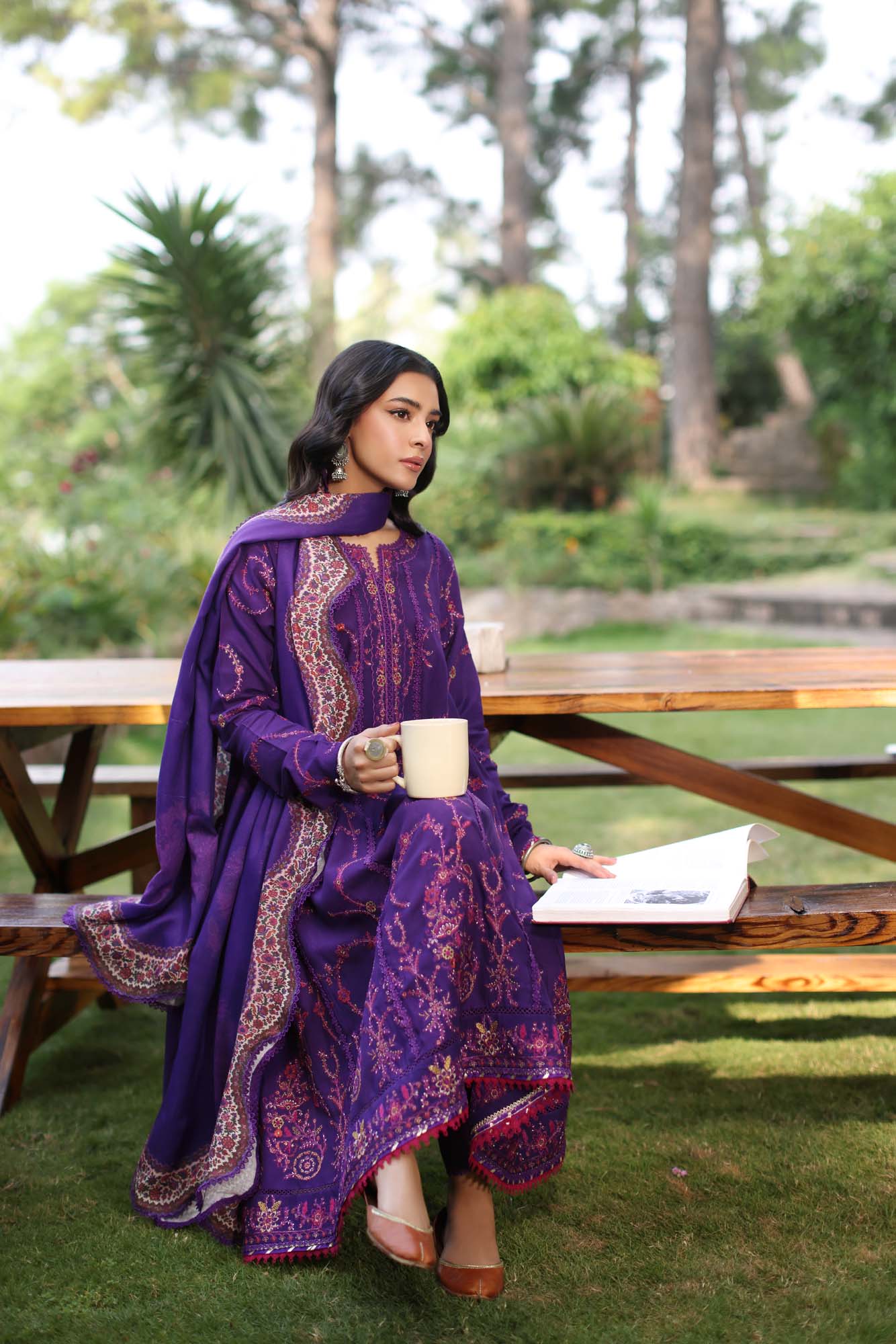 Noor by Saadia Asad | Suzaankari Winter 24 | D06