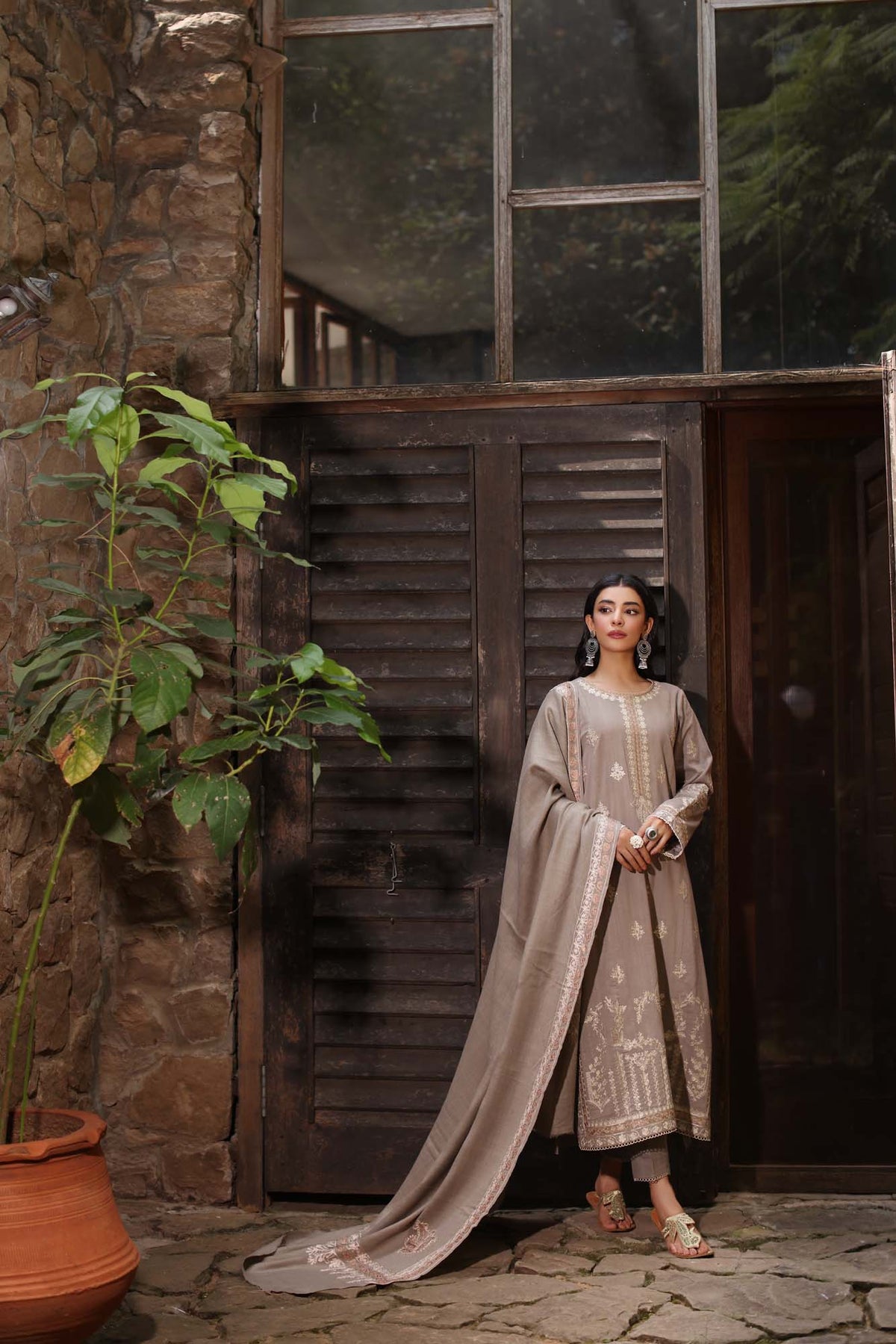 Noor by Saadia Asad | Suzaankari Winter 24 | D07