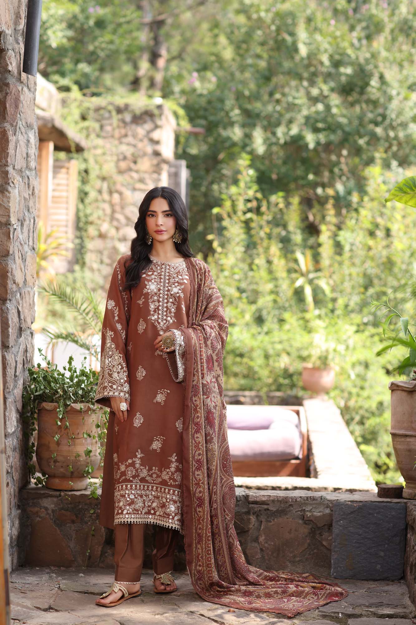 Noor by Saadia Asad | Suzaankari Winter 24 | D09