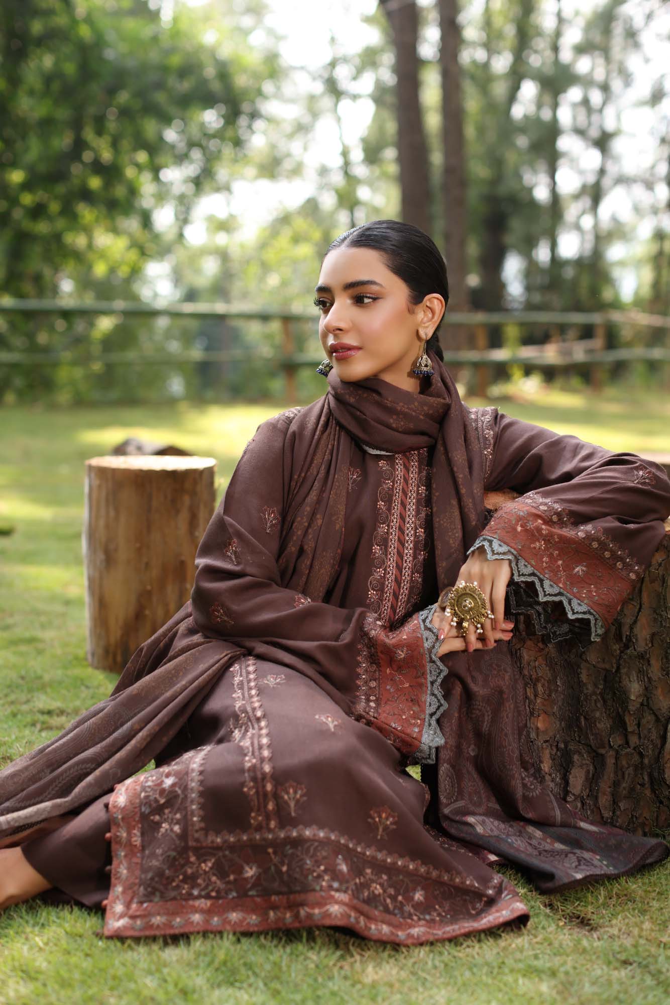 Noor by Saadia Asad | Suzaankari Winter 24 | D04