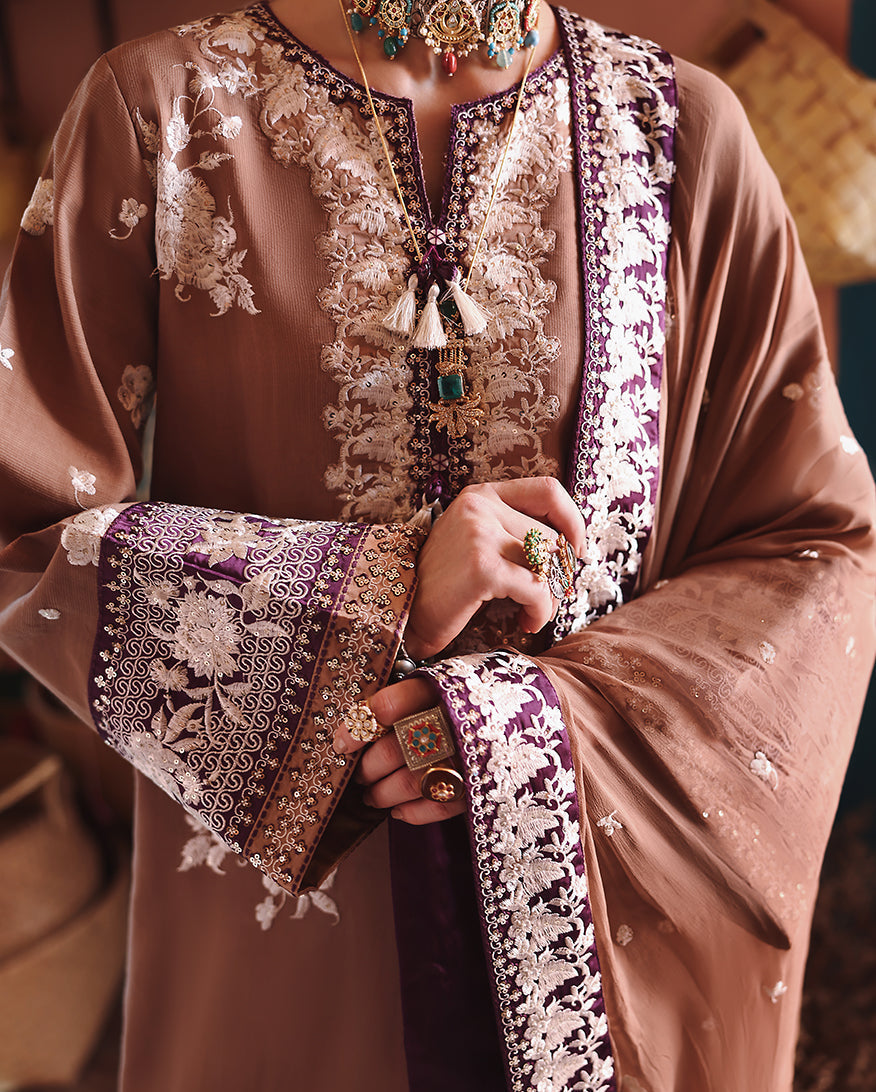 Mushq | Nuvera Raw Silk 26 | Sally
