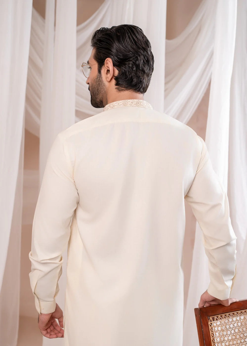 Formal Bosky White Kurta Shalwar - Collar Neck Embroidered - Men - Muraqsh
