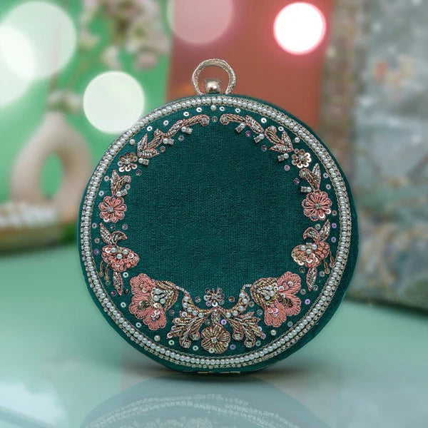 Akaya Green Clutch - JootiShooti