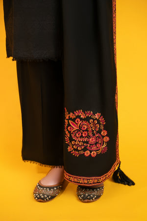 SHK-712 MOTIVE Black Shawl