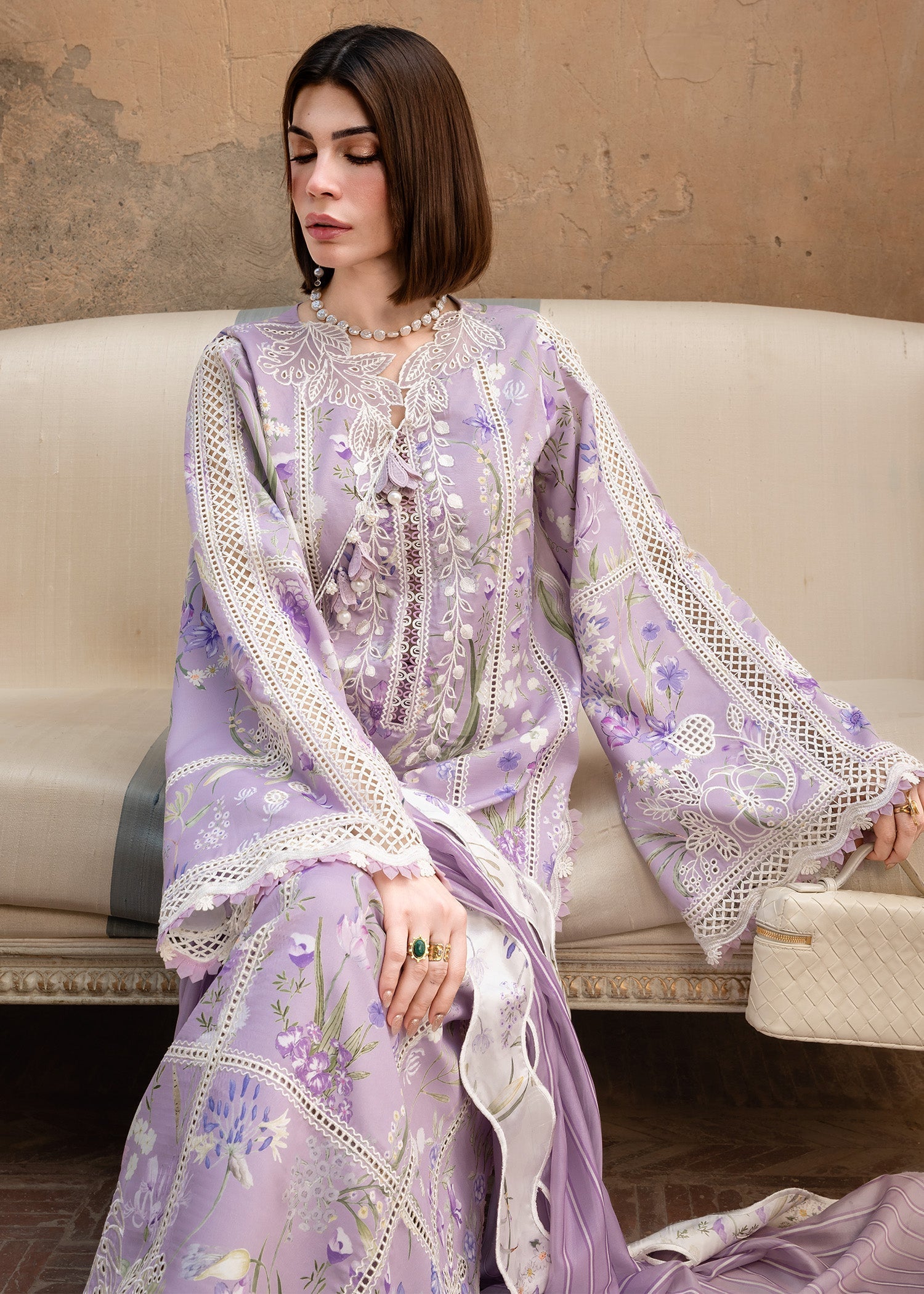 Crimson | flow lawn 26 | A SUMMER DANCE - D2B