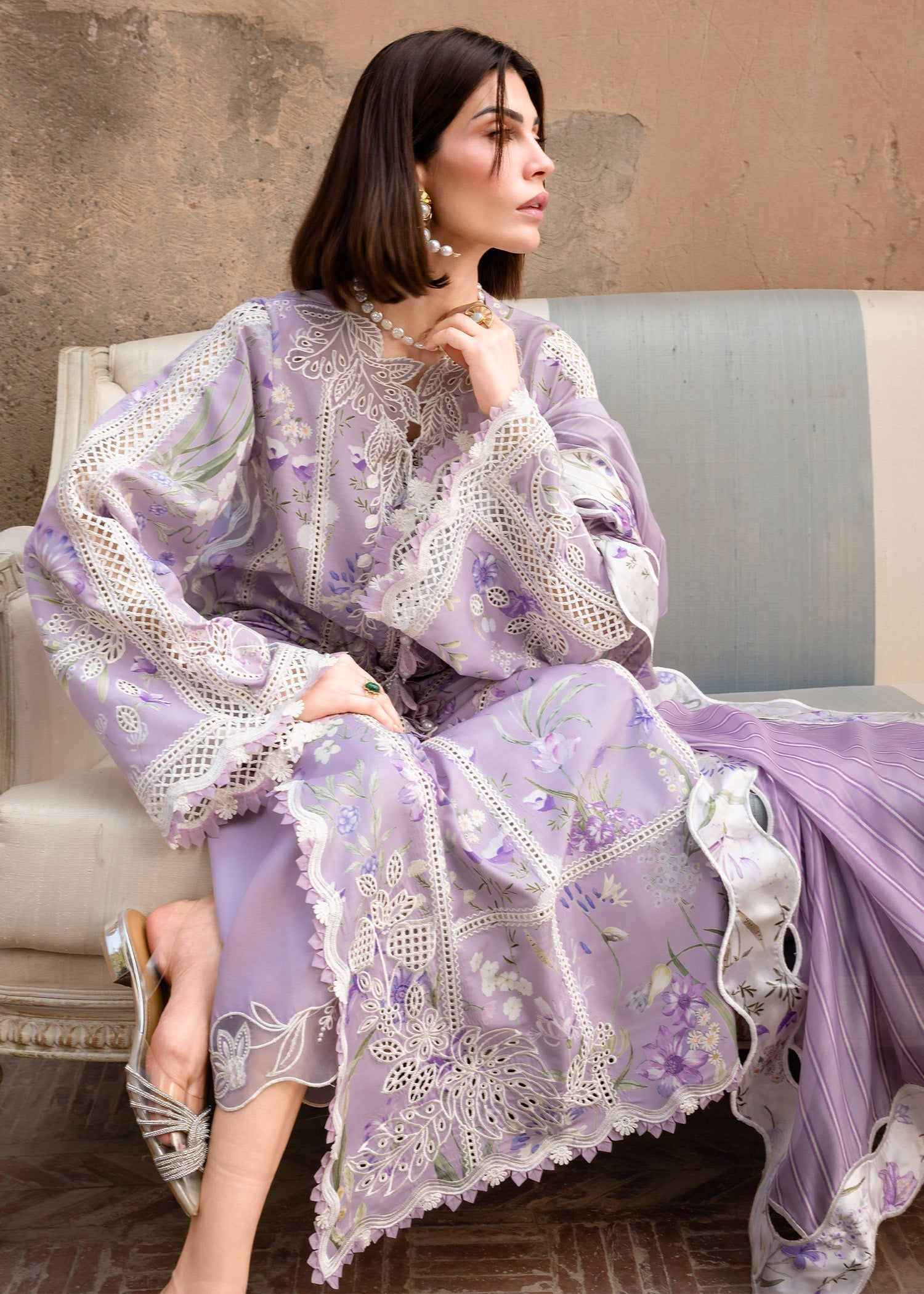 Crimson | flow lawn 26 | A SUMMER DANCE - D2B