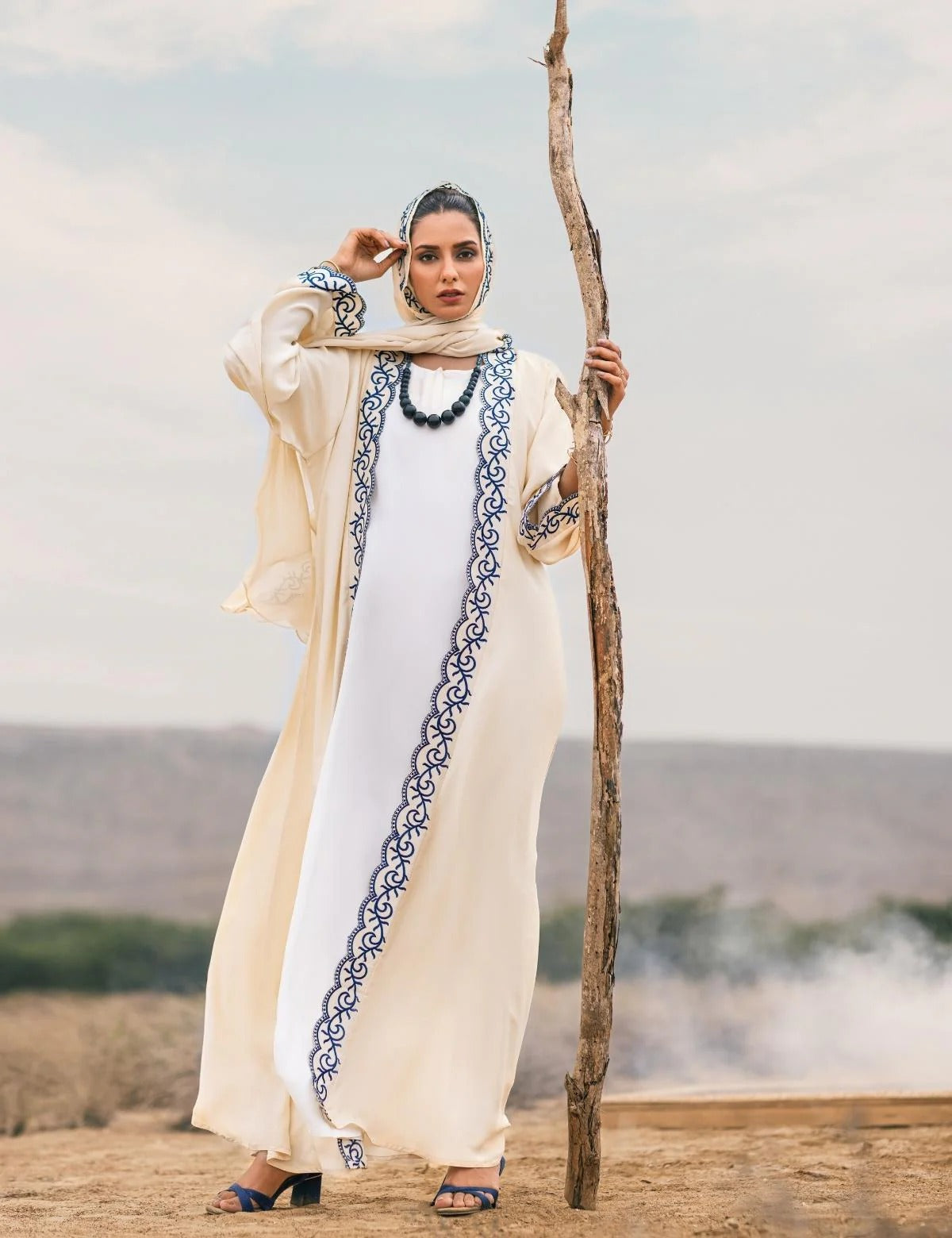 SWANS IN PARADISE ABAYA