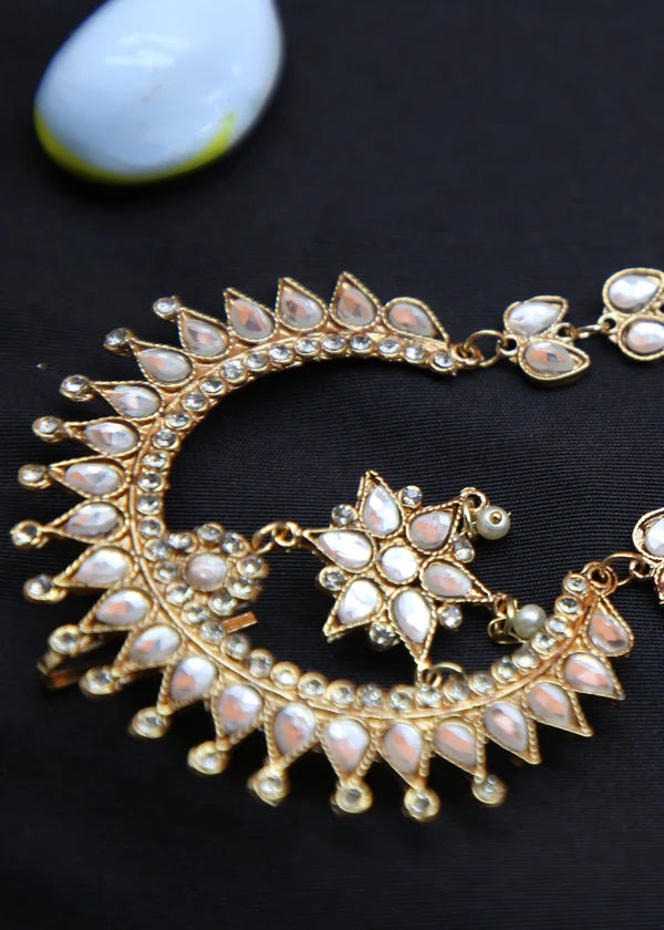Zarqenisa | White Stone Gold Plated Paranda - Zarqenisa